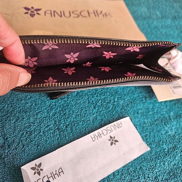 Anuschka Leather Hand Painted Clutch Organizer Wristlet - Picture 6 of 7